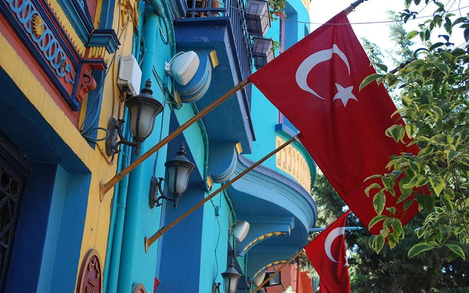 Σε κατάσταση πολιορκίας η Τουρκική οικονομία – Μαύρα σύννεφα λίγο πριν τις εκλογές